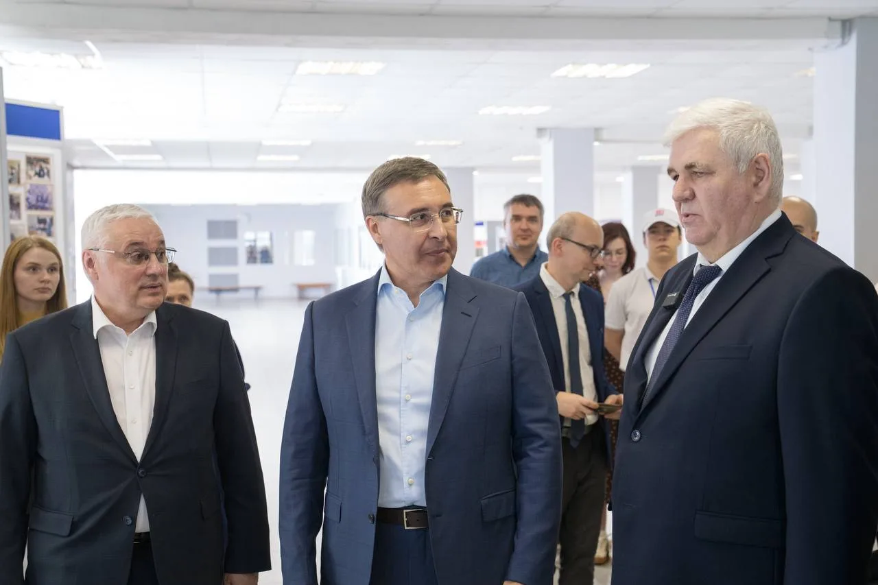 Валерию Фалькову представили образовательные и научные возможности филиала Национальног...