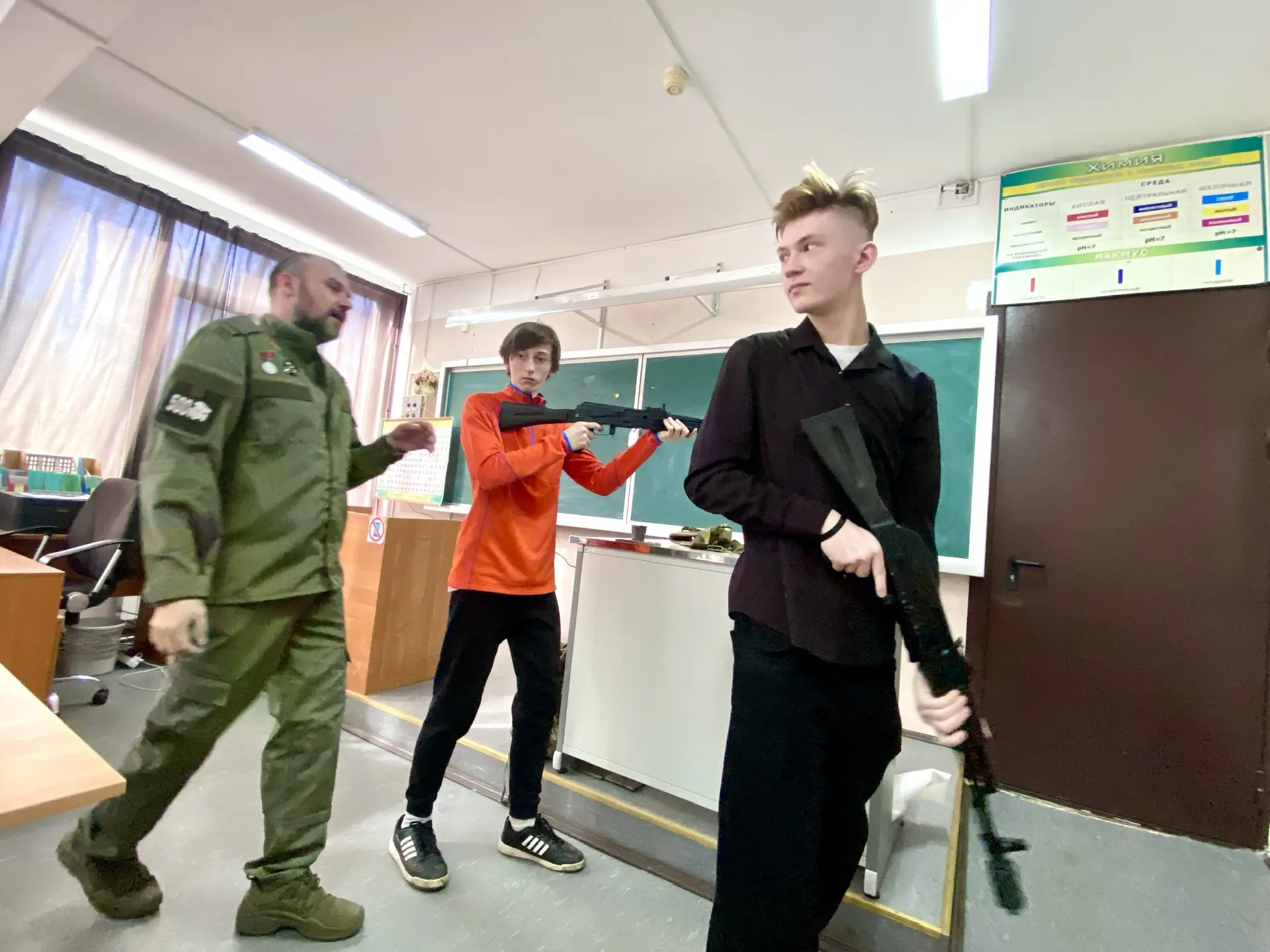 🪖Сегодня третий день учебных сборов для юношей 10‑х классов начался с уже традиционного построения. 