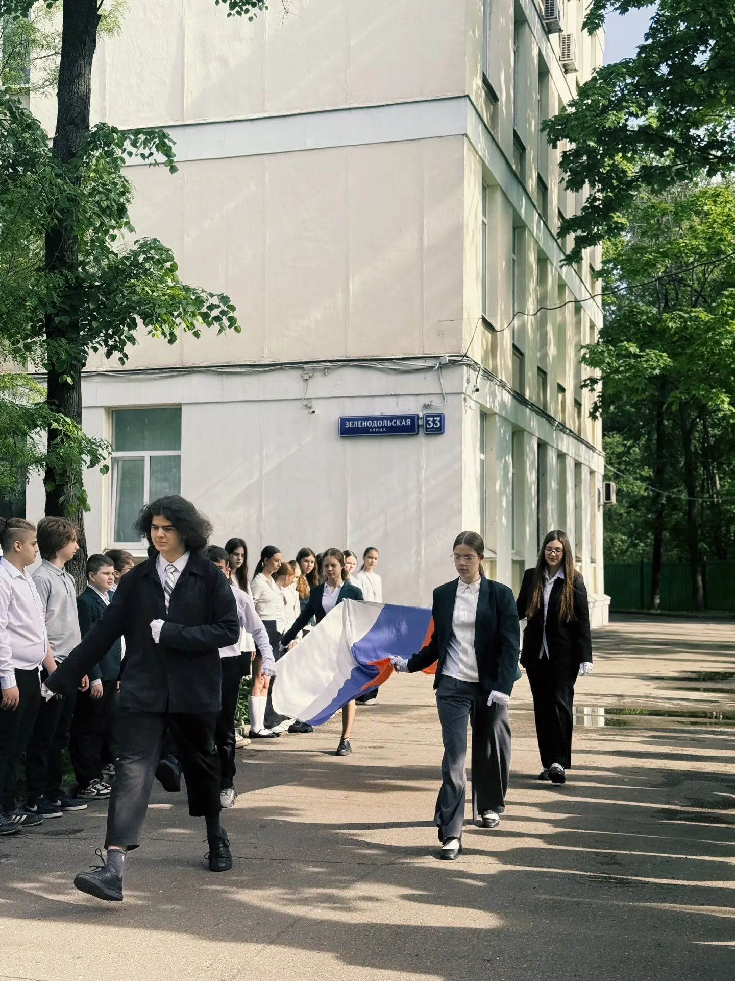 #РоссияМояРодина | Старт новой недели 🇷🇺  Учебная неделя по традиции началась с торжественной церемо