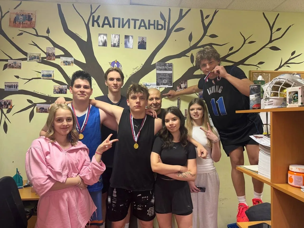 В нашей школе состоялось торжественное награждение команды БСК, одержавшей победу в Чем...