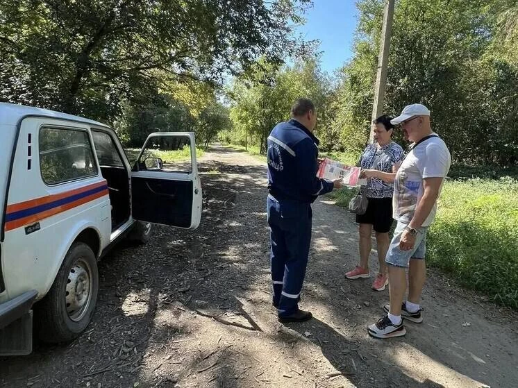 С начала года краснодарские спасатели провели свыше 5 тысяч бесед и раздали более 6,5 т...