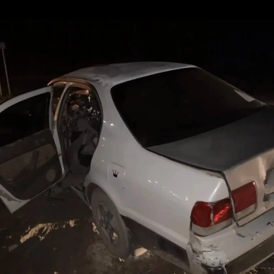 21-летний парень погиб в лобовом ДТП с фурой в Забайкалье.

Авария произошла ночью в Петровск-Забайк