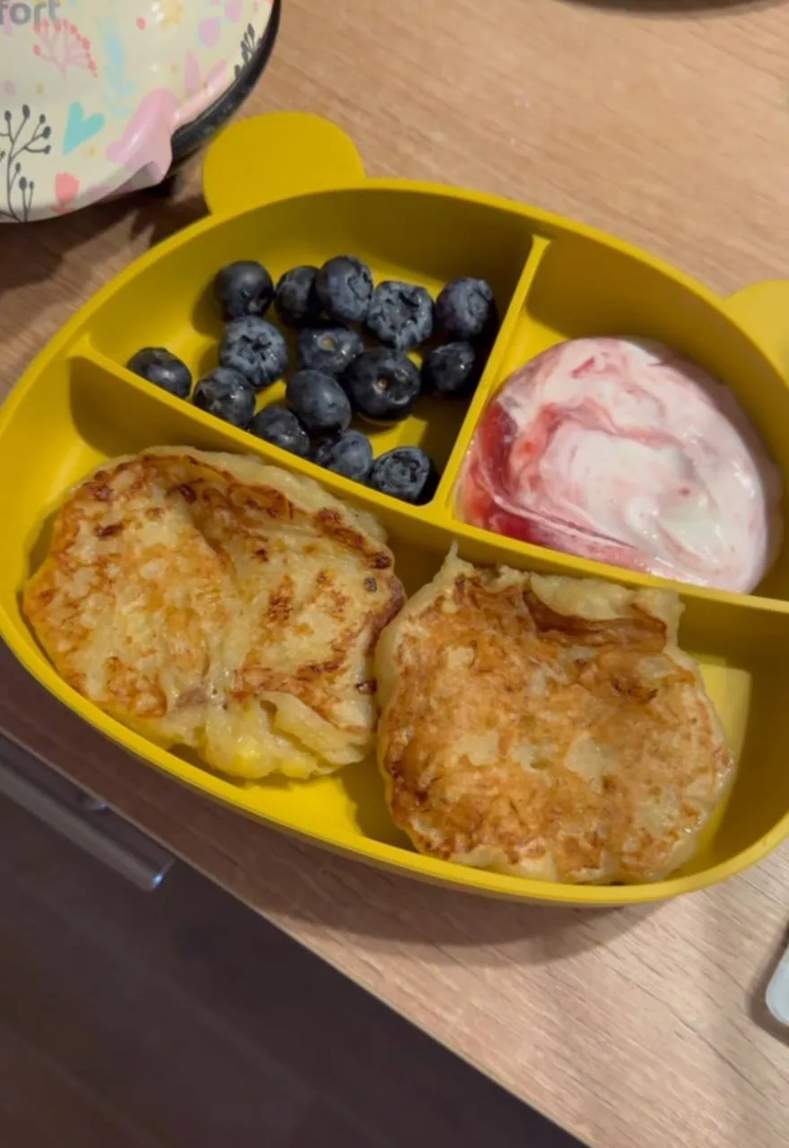 📌ОЛАДУШКИ 🥞 

 Ингредиенты:

🔸банан - 2 шт
🔸яйцо - 1шт
🔸яблоко - 1/2 шт
🔸мука - 4 ст.л

Пригот