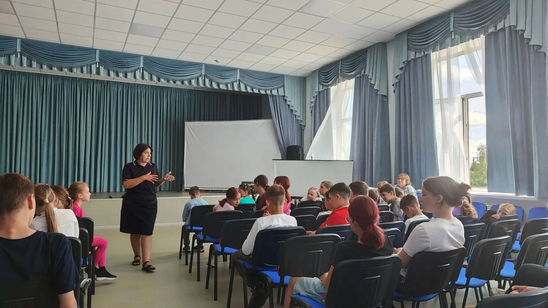 👮‍♂️ Встреча с инспектором ПДН в лагере «Радуга»
В нашем лагере прошла важная профилактическая бесе