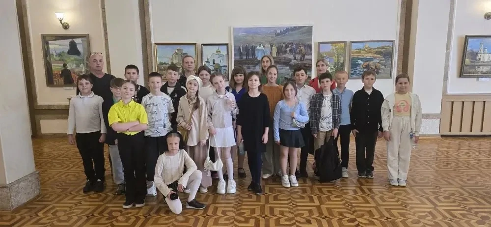 «Путешествие в прошлое: спектакль о детях военного Севастополя»  🏛️ Ученики 3-В класса посетили потр