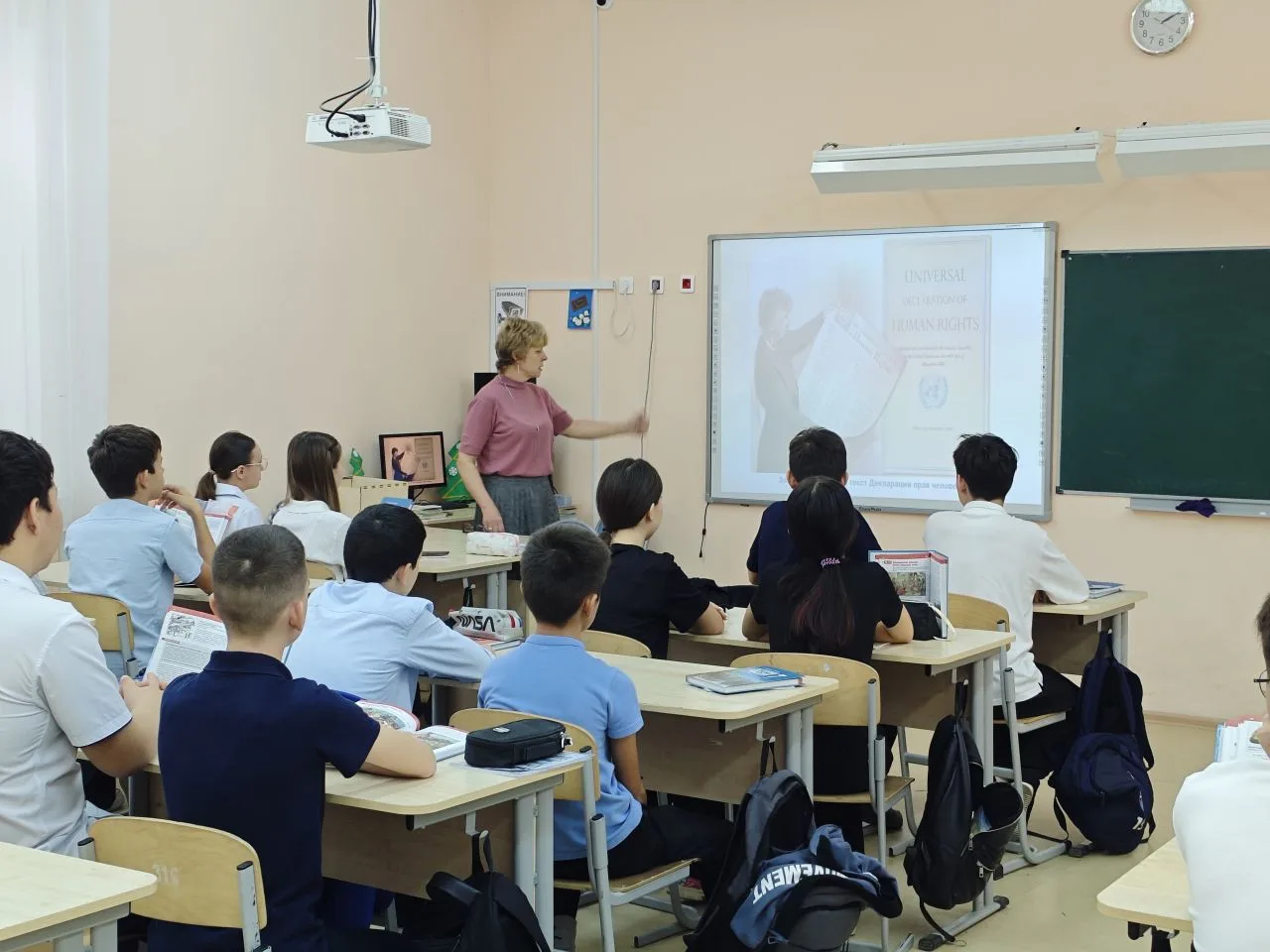 11 декабря в МКОУ "Приволжская СОШ №1"  прошел Всероссийский единый урок прав человека для обучающих