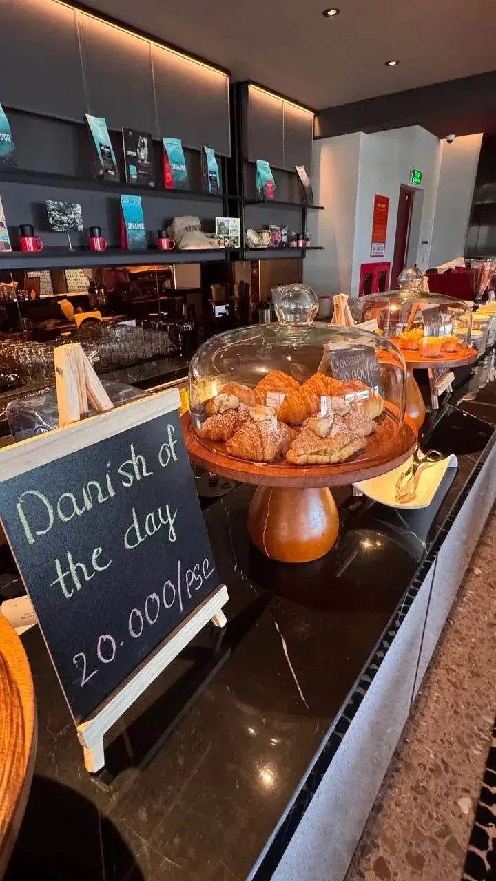 Наверное самый попсовый отель на самом европейском курорте Вьетнама 

Radisson Red Danang 5* 

стиль