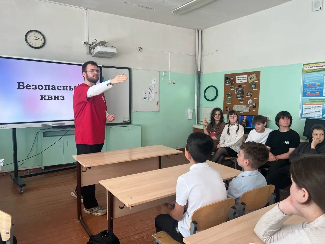 ✅БЕЗОПАСНЫЕ КАНИКУЛЫ   18 мая специалисты Школы детской безопасности провели занятия по безопасности