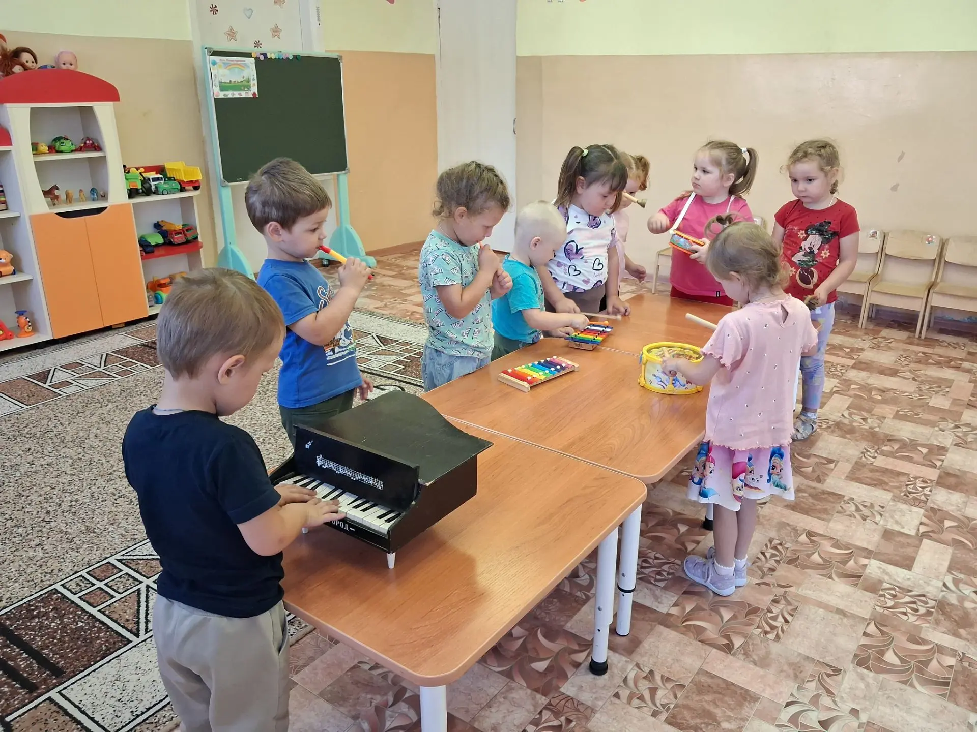 🎵 В нашем детском саду прошёл яркий День музыкальных инструментов! 🎵