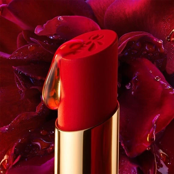 Обновленные помады из линейки Kiss Kiss от Guerlain в золотом кейсе. 20 ультра пигментированных отте