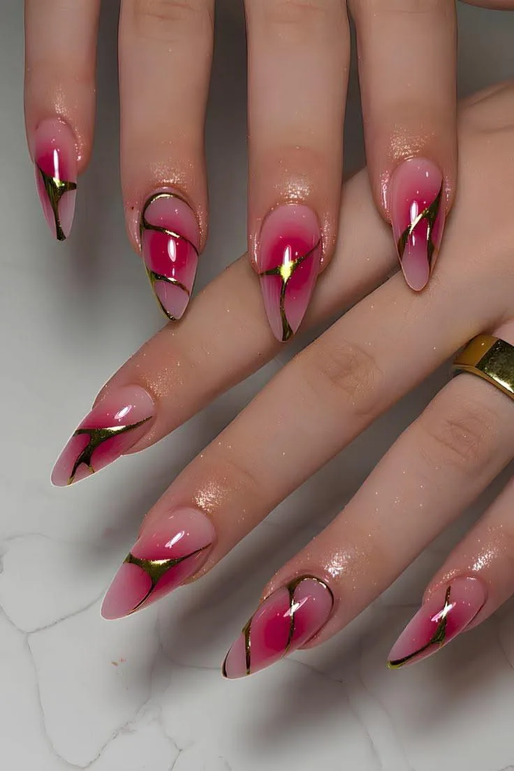 Необычные ногти

💅 Маникюр