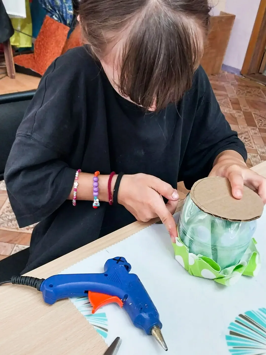 ✂️Сначала это была баночка. 

Но София взяла тряпочки, фетр, деревянные палочки и клеевой пистолет и