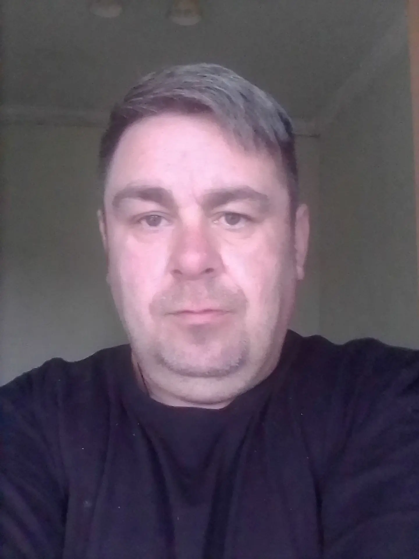 Здравствуйте. Михаил,40 лет,не женат,детей нет. Проживаю в Подмосковье (Всеволодово). И...