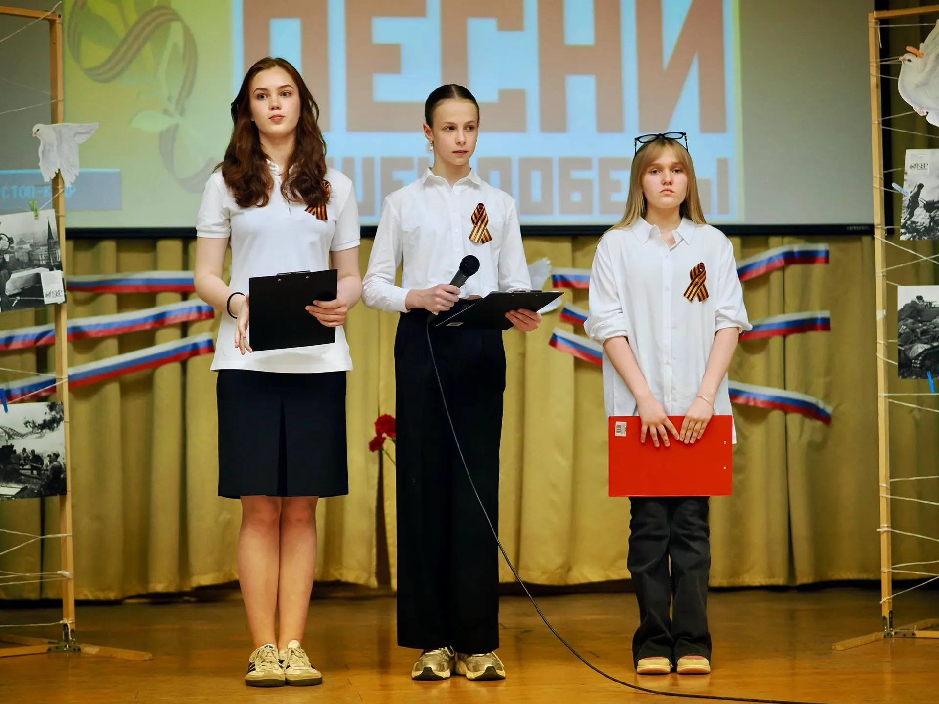 ПЕСНИ ВОЕННЫХ ЛЕТ (Часть 3)  🙌 Все дни на этой неделе в каждом корпусе «Глории» были наполнены празд