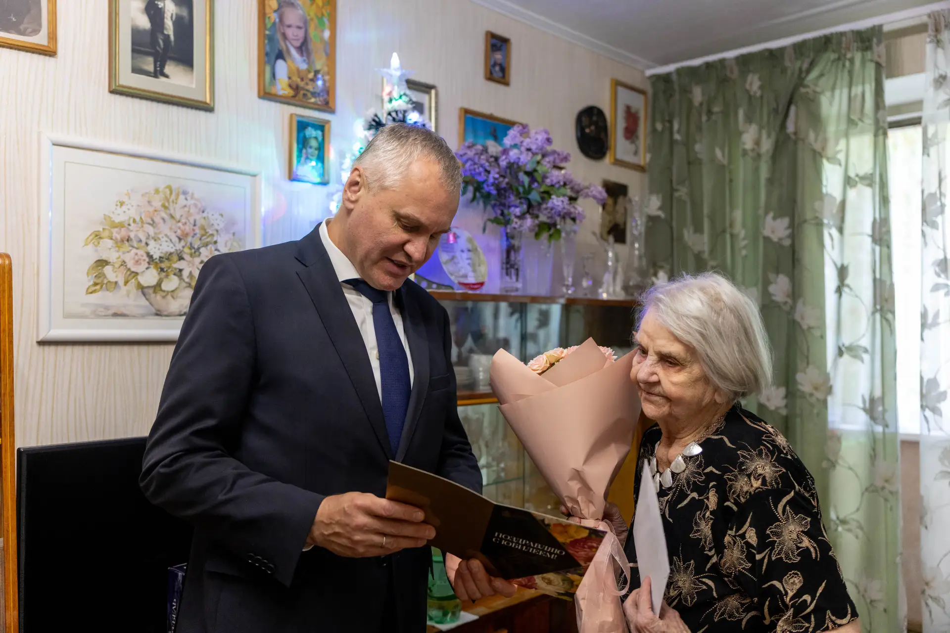 Сегодня лично поздравил с 95-летием удивительного человека, нашу гордость — ветерана Ве...