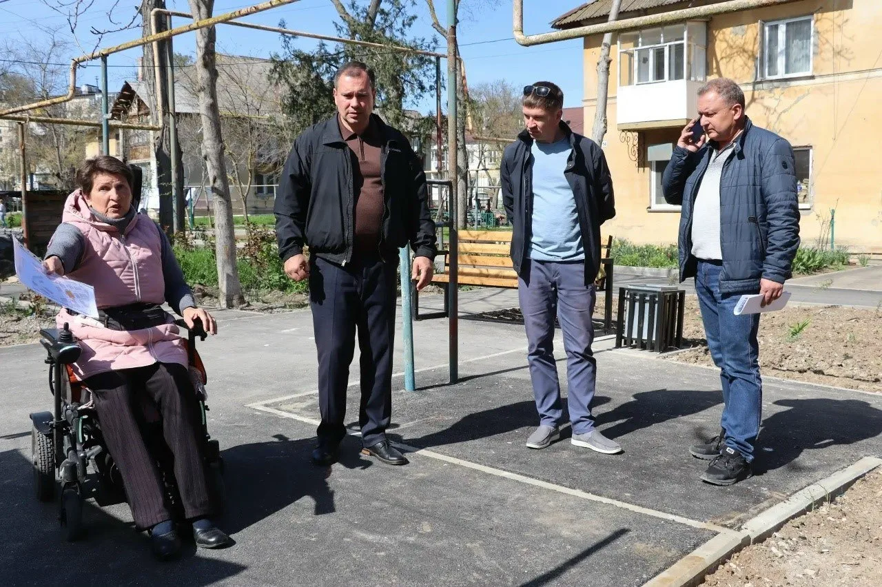Благоустройство дворов по улицам Славы, Войкова и Казакова подходит к завершению  Накануне территори
