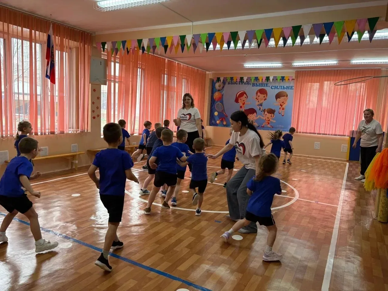 В #умная_школа продолжается неделя "Время быть здоровым". Волонтерский отряд нашей школы "Доброе сер