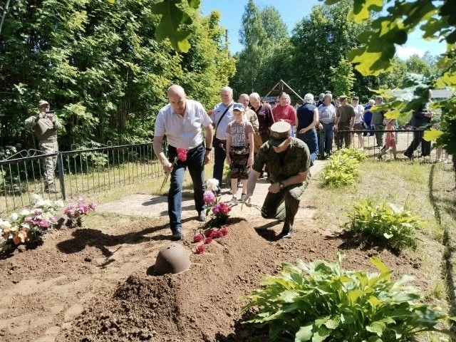 В День памяти и скорби в Псковской области перезахоронили останки 30 красноармейцев.