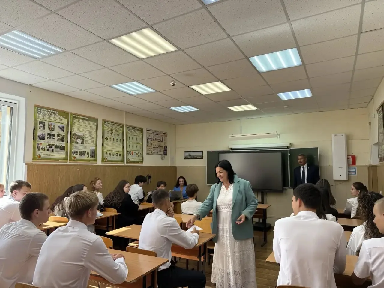 🍁 Знания, пропитанные мужеством: акция «От солдата России — юному патриоту страны» про...