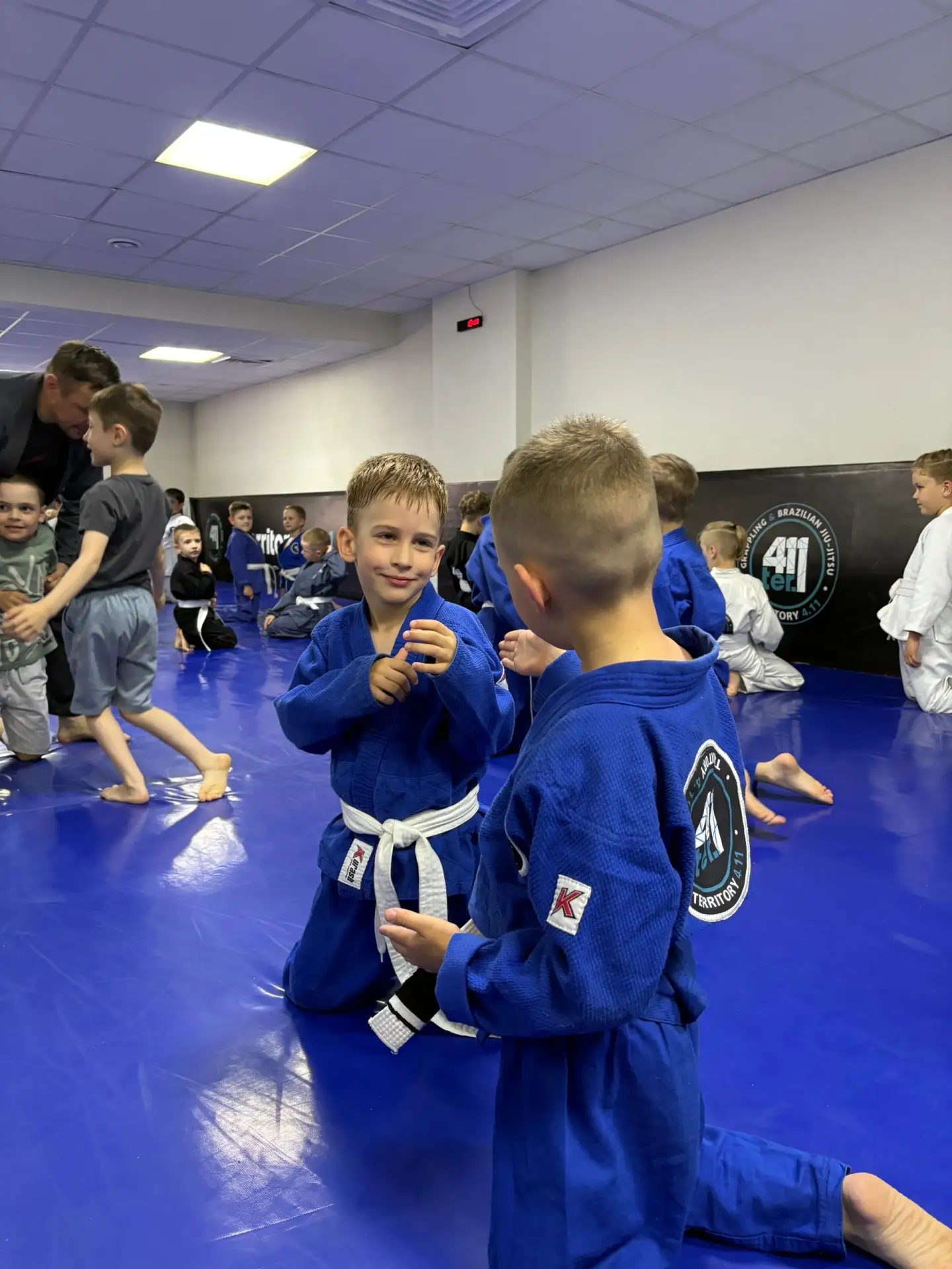 🥋 Аттестация в клубе «Территория 4.11»: 34 новых пояса – итог учебного года

8 июня в борцовском кл