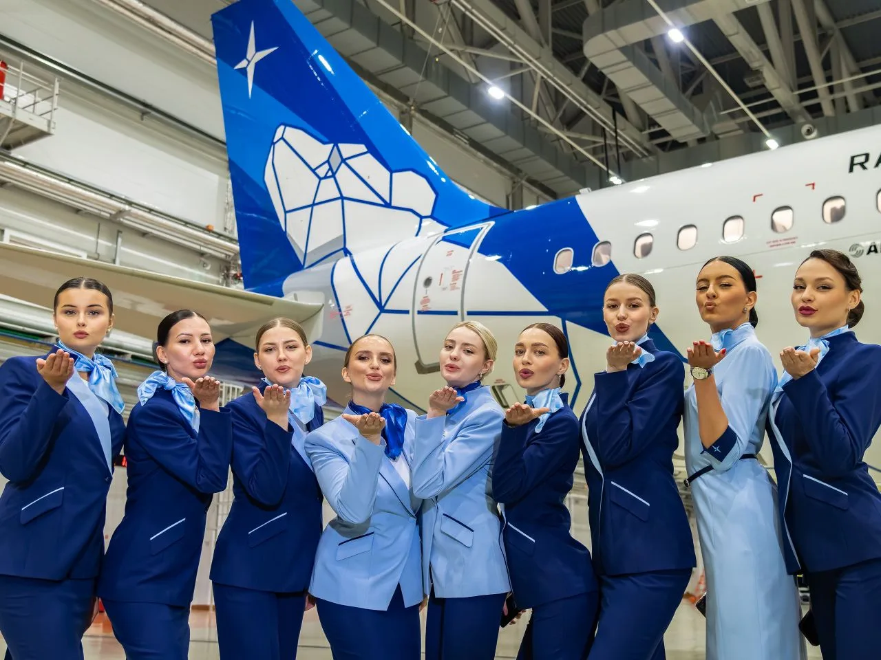 ✈️ Голосуем за АТК "Ямал"!    На сайте национальной авиационной премии «Крылья России» продолжается 