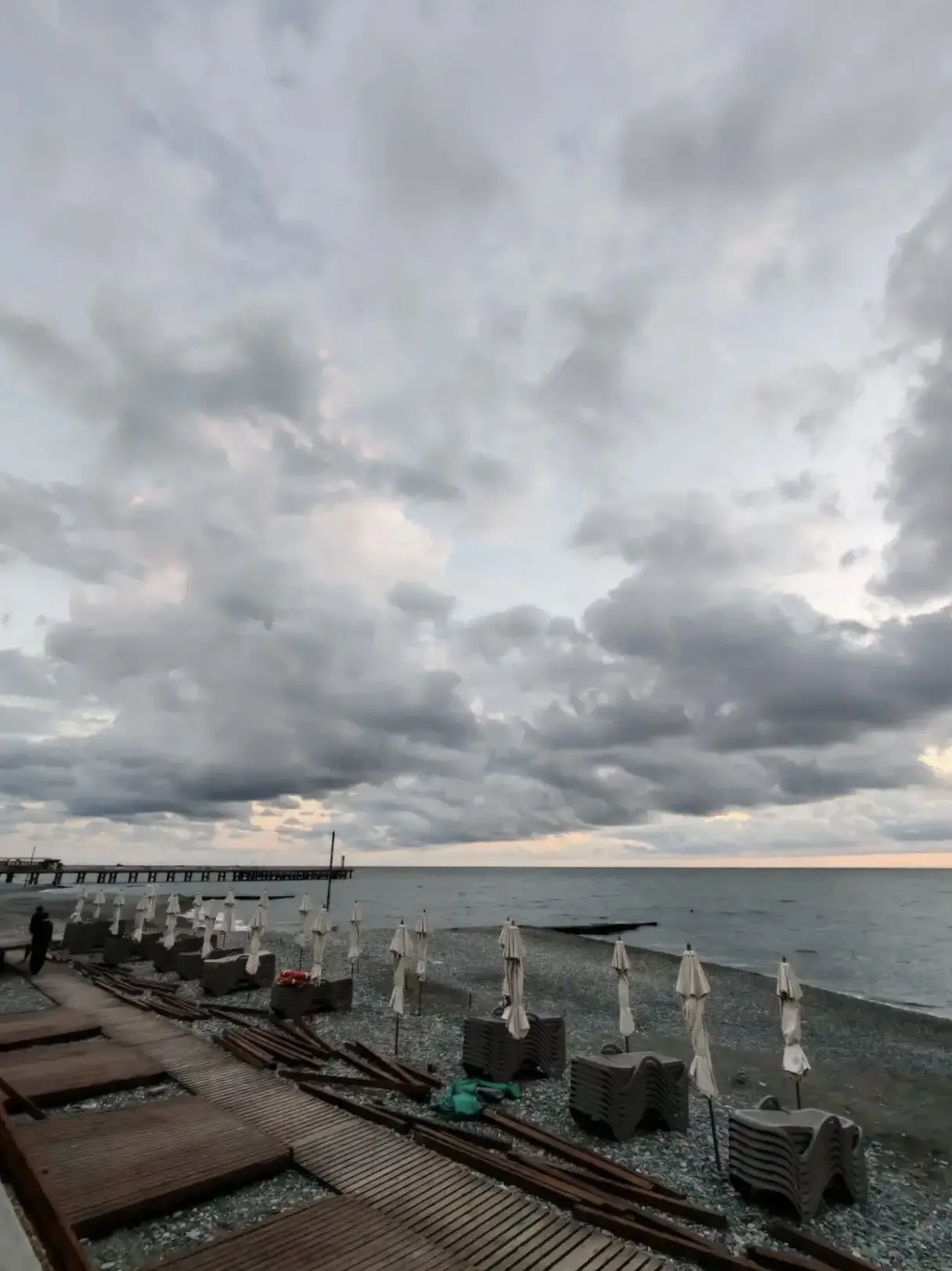Немного предзакатного настроения с адлерской набережной 🌅