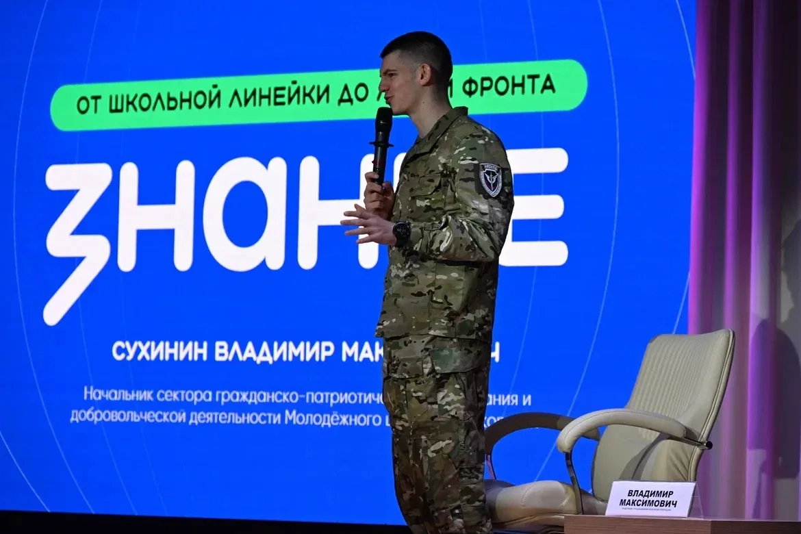 Проект «Встречи на Глеба Успенского» подарил старшеклассникам уникальную возможность пообщаться с уч