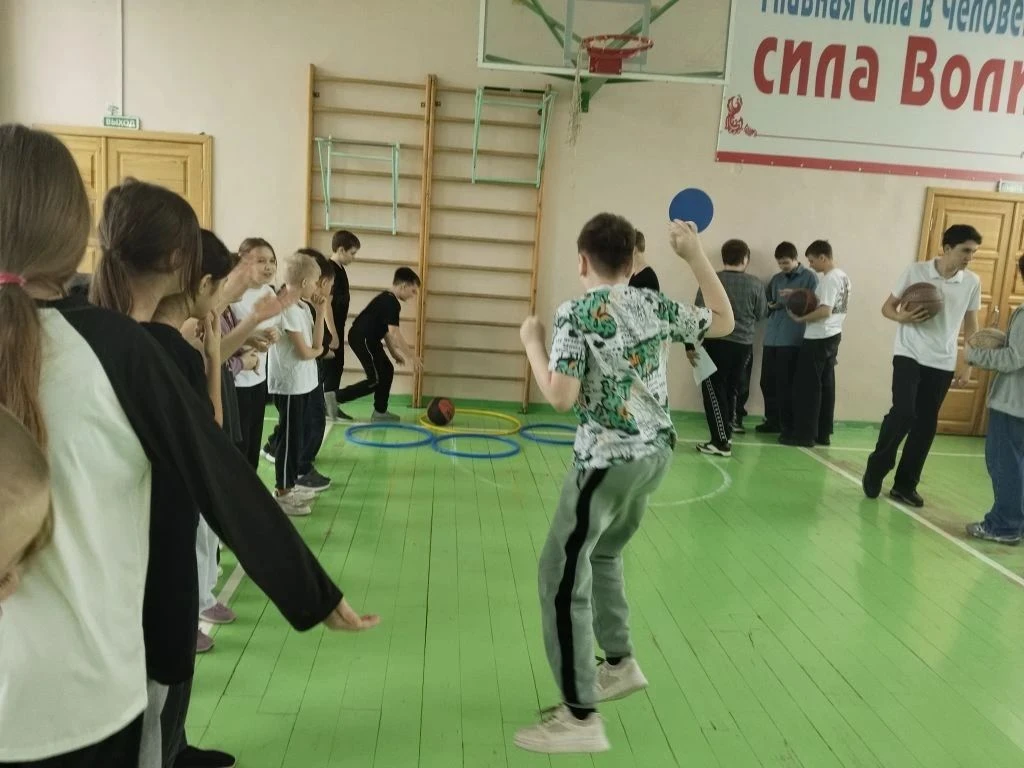 У Орлят 4В и 4Г классов завершился трек «Орлёнок-Спортсмен». 19 марта под руководством учителя физич
