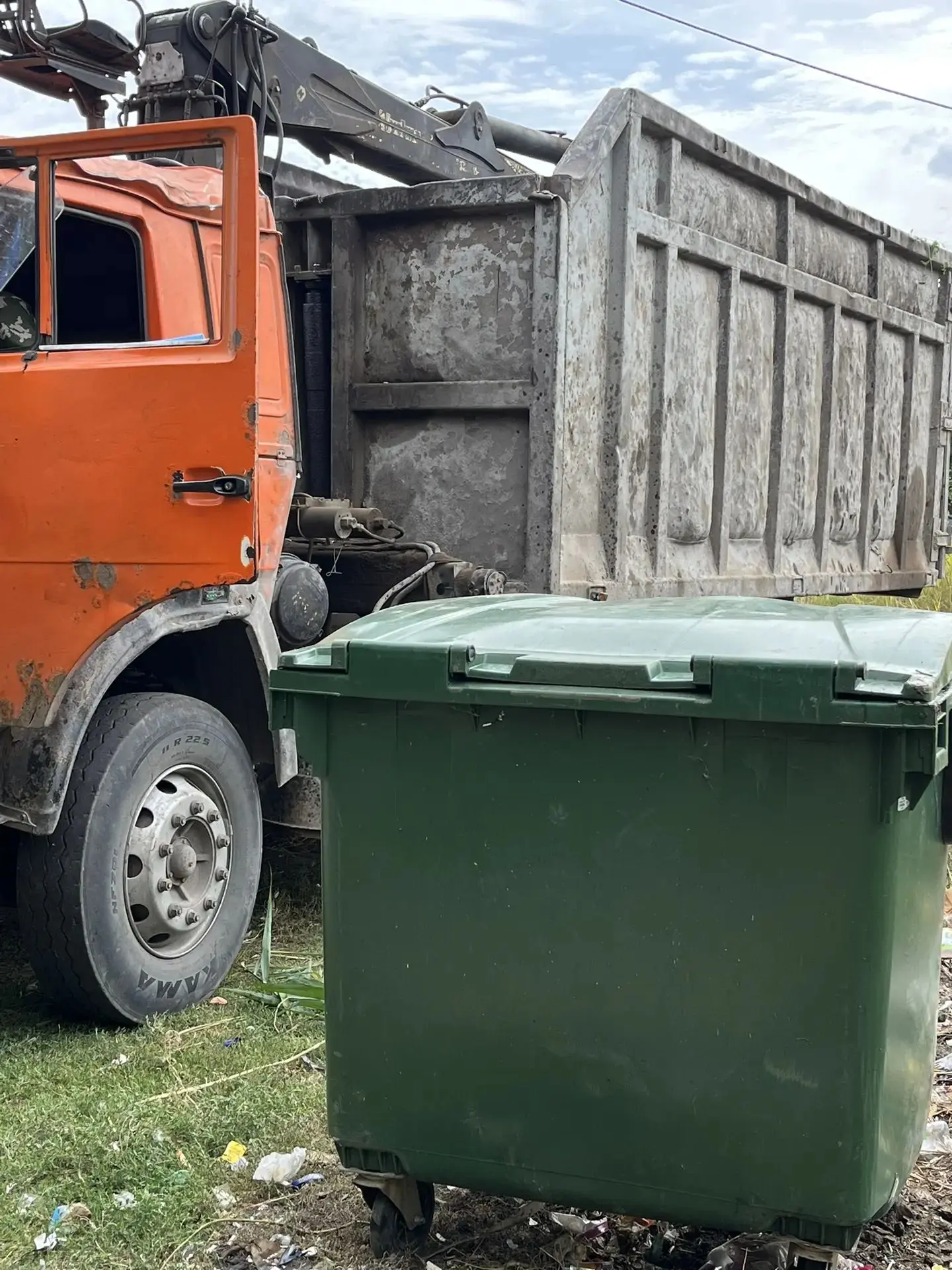 Уважаемые садоводы! 04.09.2026 г. 🚛 Вывоз веток 🌿 мусора, отходов (подбор) с территор...