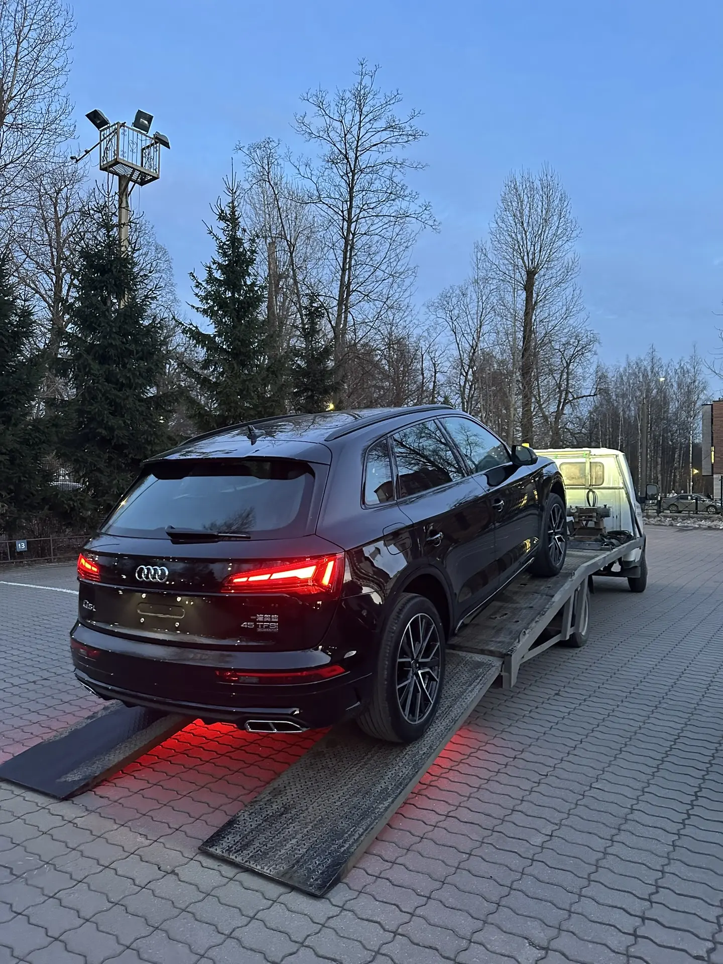 Продан на дилер Audi Q5 2025 года, автомобили еще имеются в наличии✅