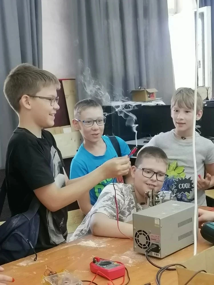 🔥 Экскурсии в ЦМИТ Политех ! 
Сегодня обучающиеся МБОУ"Гимназия №2" в рамках профильного лагеря и д