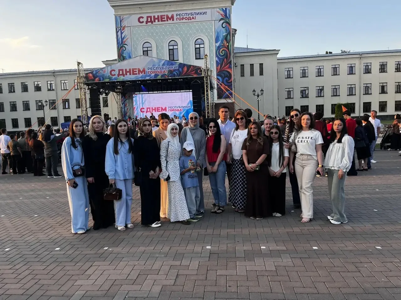 Коллектив РГБЛПУ «Республиканская стоматологическая поликлиника» на праздничном концерт...
