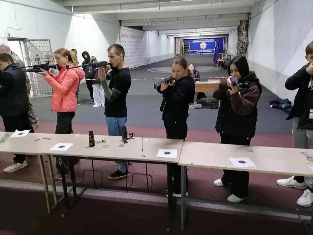 Честь и меткость — наши ребята в числе лучших!  С радостью сообщаем: команда нашей школы заняла 2 МЕ