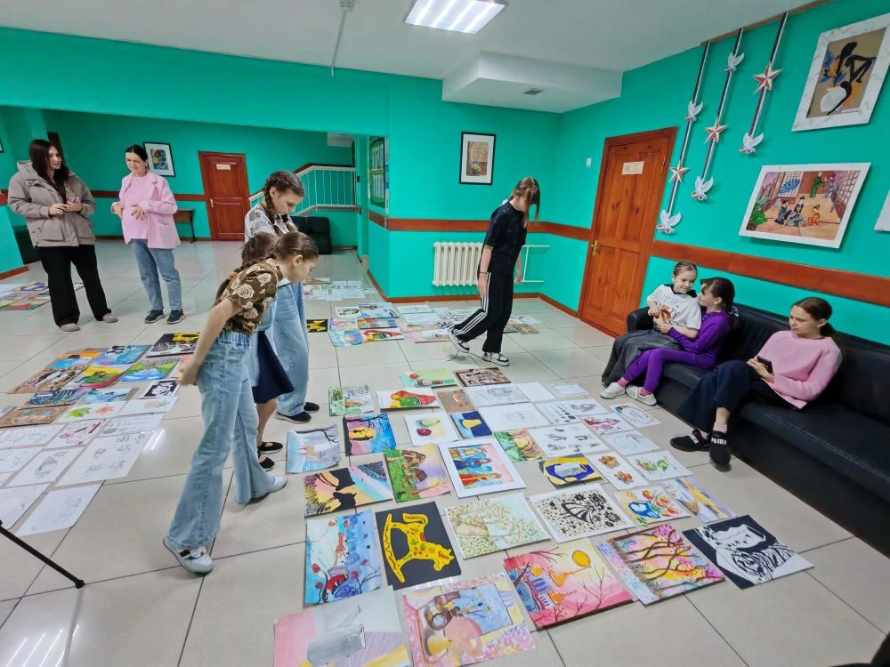 В классе Живописи ДШИ №51, преподавателя Киселевой Натальи Михайловны,  состоялся итого...