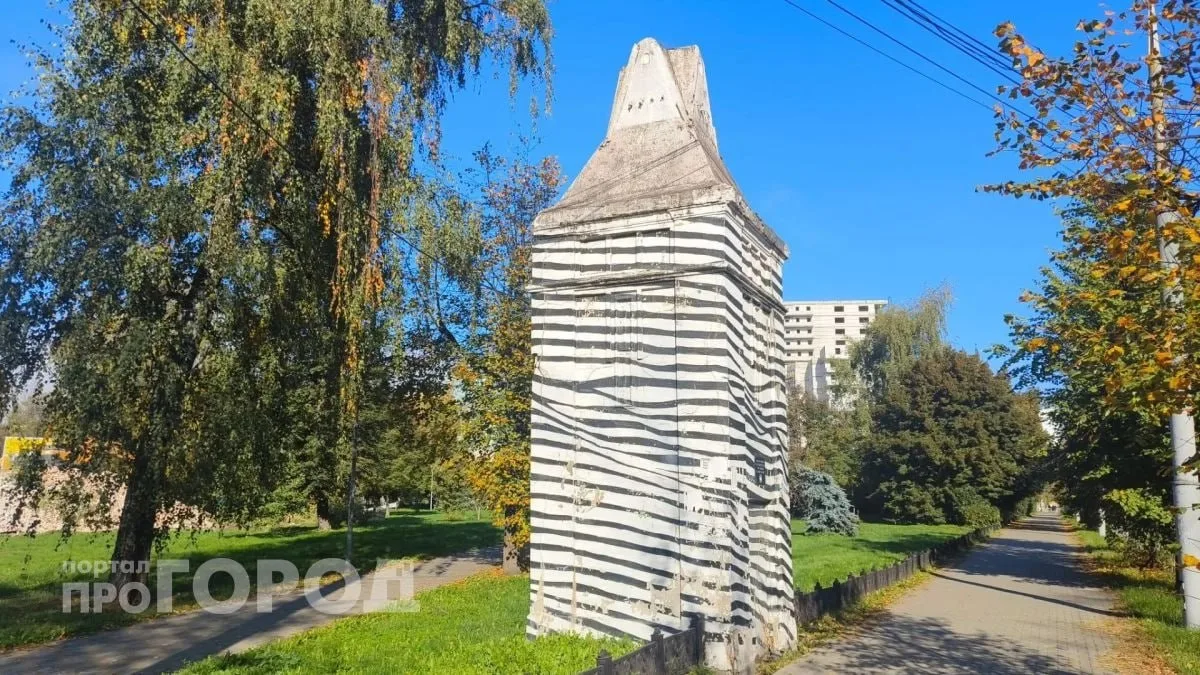 Власти Ярославля опровергли планы по сносу кирпичной трансформаторной подстанции в скве...