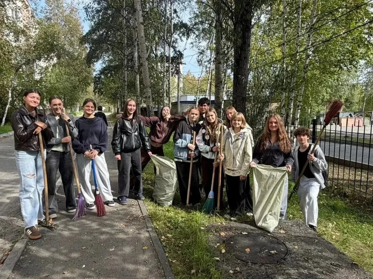 Чистое Приамурье: в столице БАМа прошёл общегородской субботник 🍂🧹
