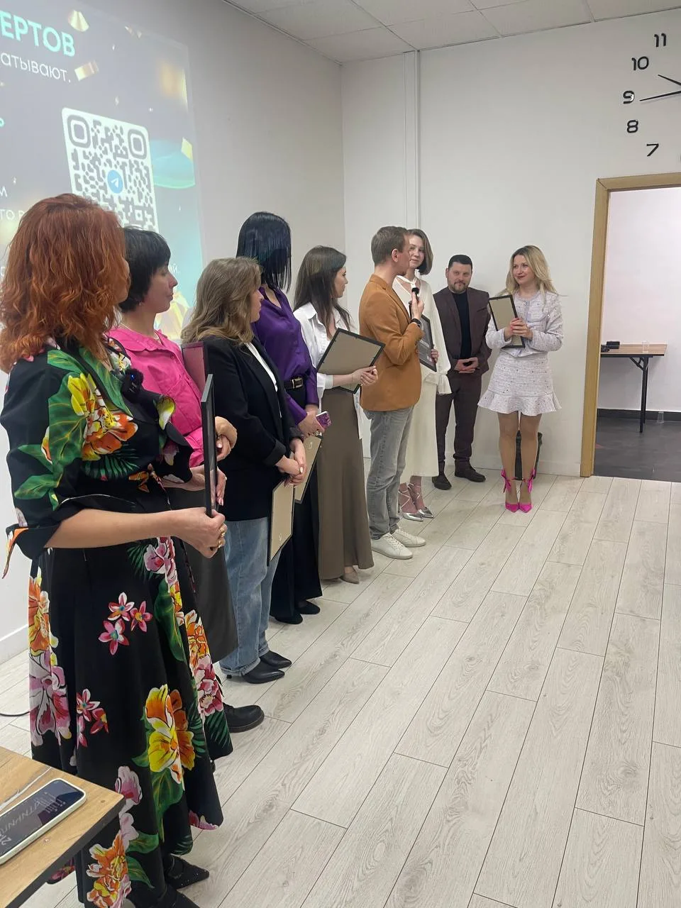 Мимо тещиных окошек я без шуток не хожу..