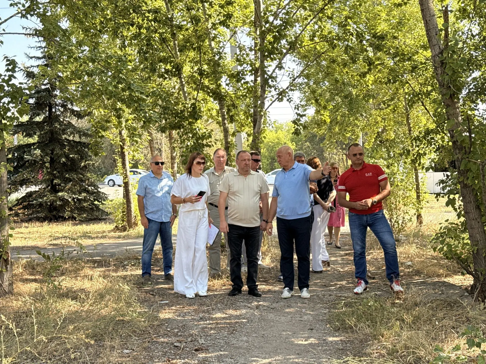🚧 В Волжском проверили дороги, благоустройство и озеленение