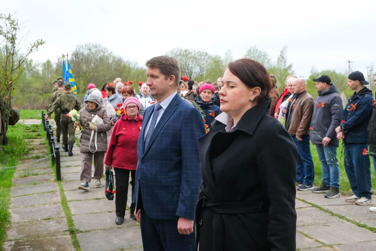 ПАМЯТЬ, КОТОРАЯ ЖИВЁТ В СЕРДЦЕ: НОВОГОРЕЛОВСКАЯ ШКОЛА НА ТОРЖЕСТВЕННОМ МИТИНГЕ КО ДНЮ ПОБЕДЫ    Нака