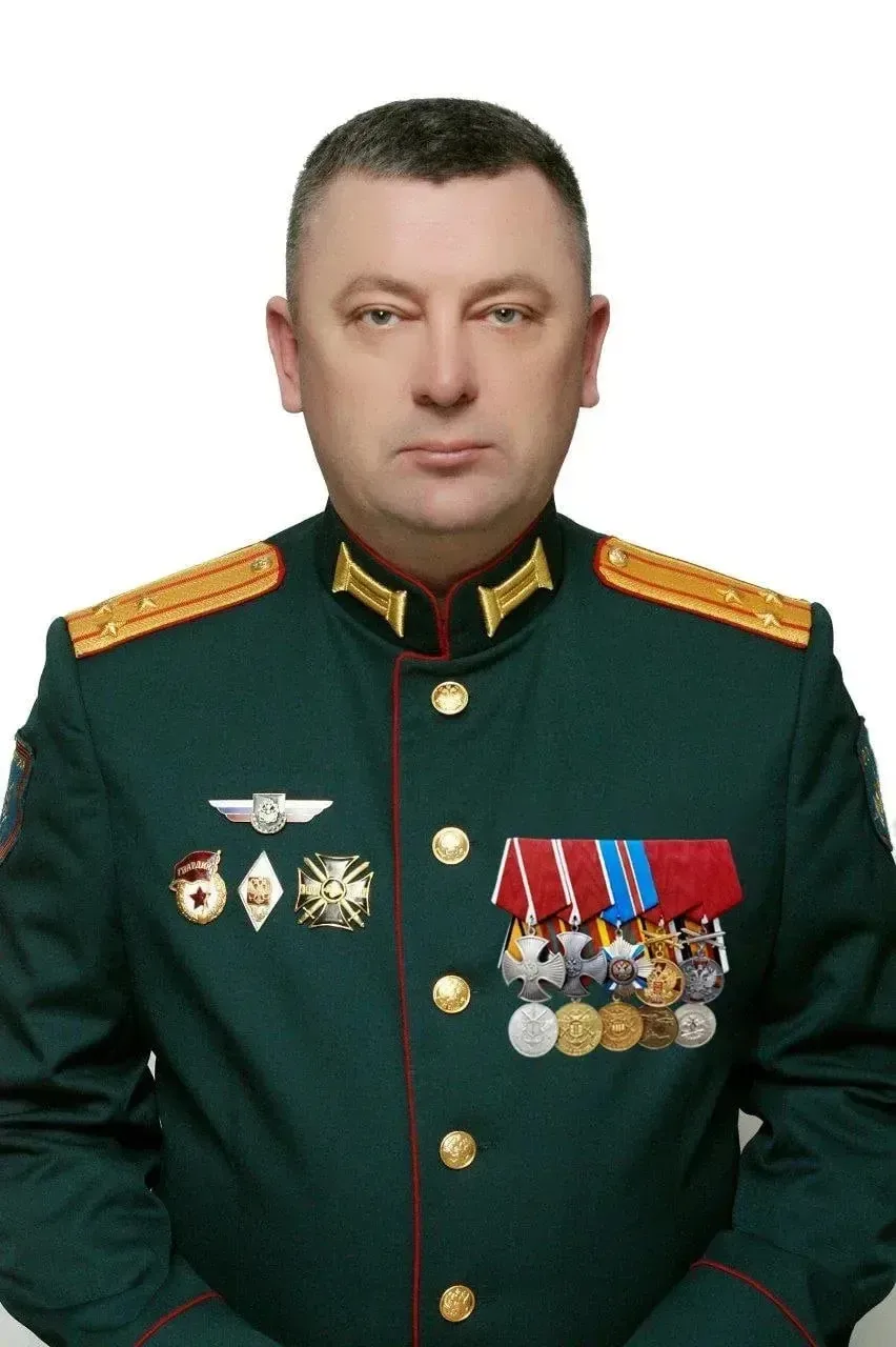 Первый начальник военного учебного центра — полковник Марков Дмитрий Александрович
