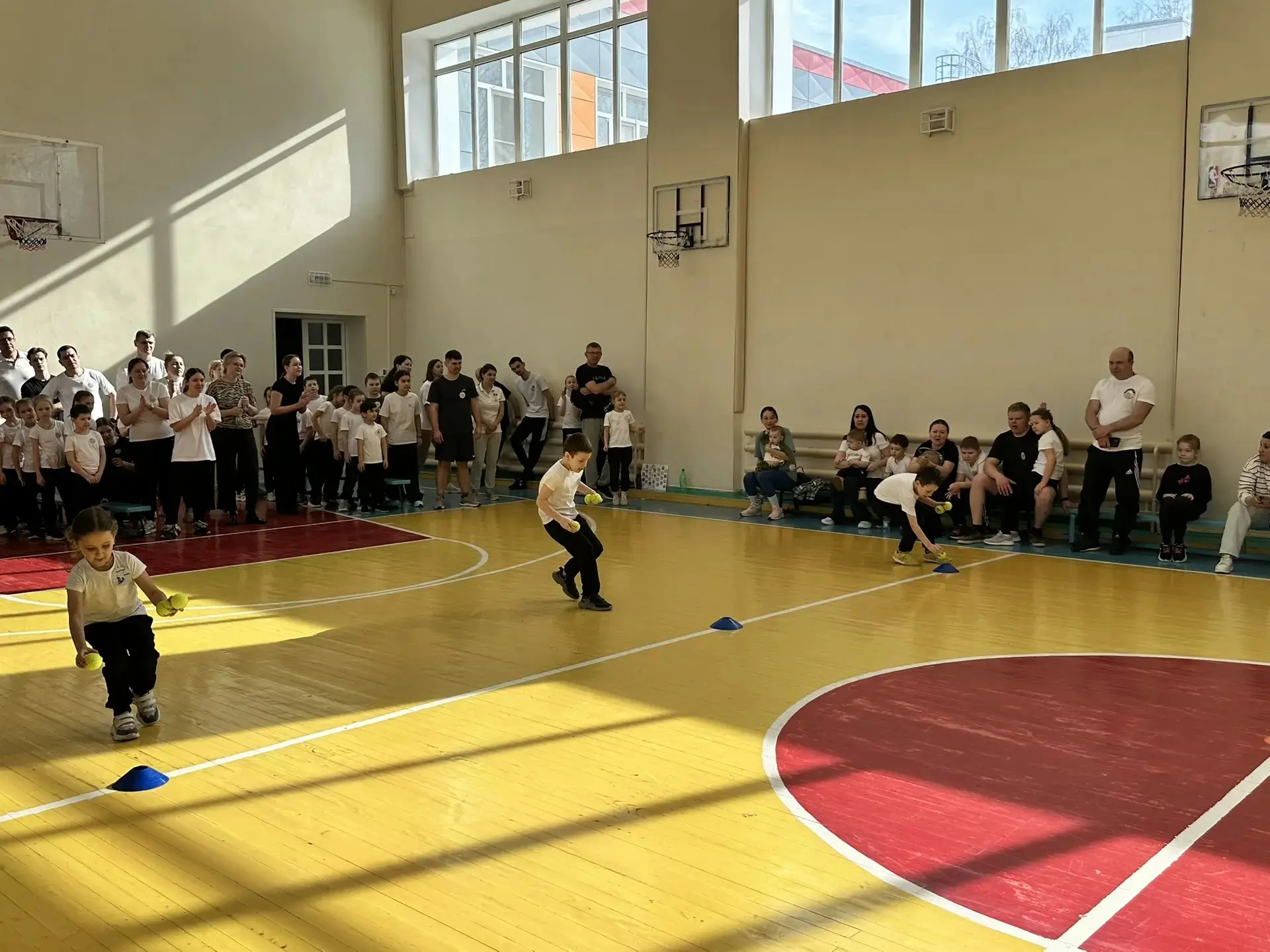 🏆Папа, мама, я – спортивная семья🏆  29 марта в стенах нашей школы состоялось традиционное спортивное