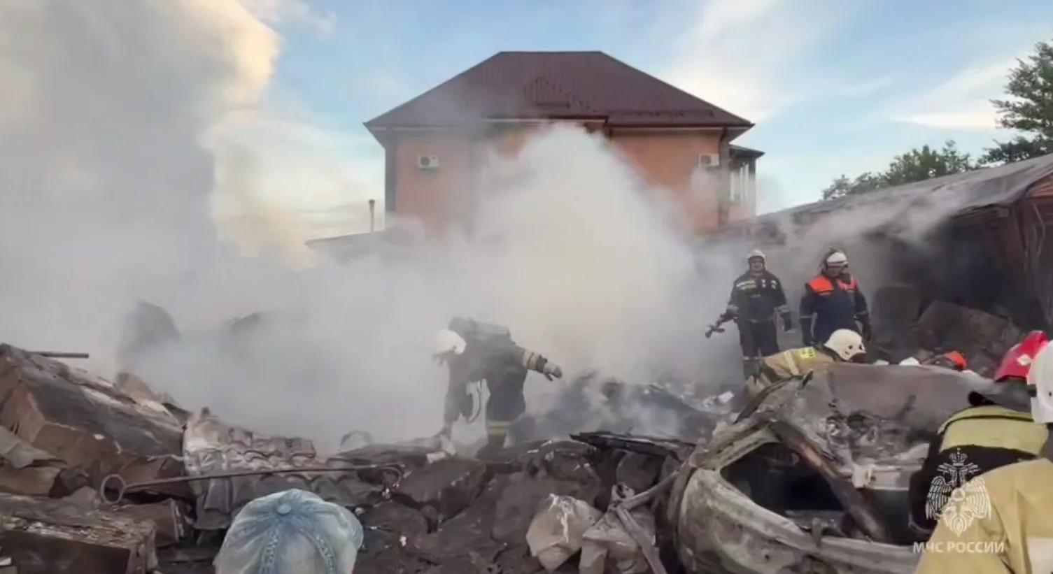 ⚡️  Появились первые подробности от МЧС о взрыве и пожаре в частном доме на окраине Липецка  По данн