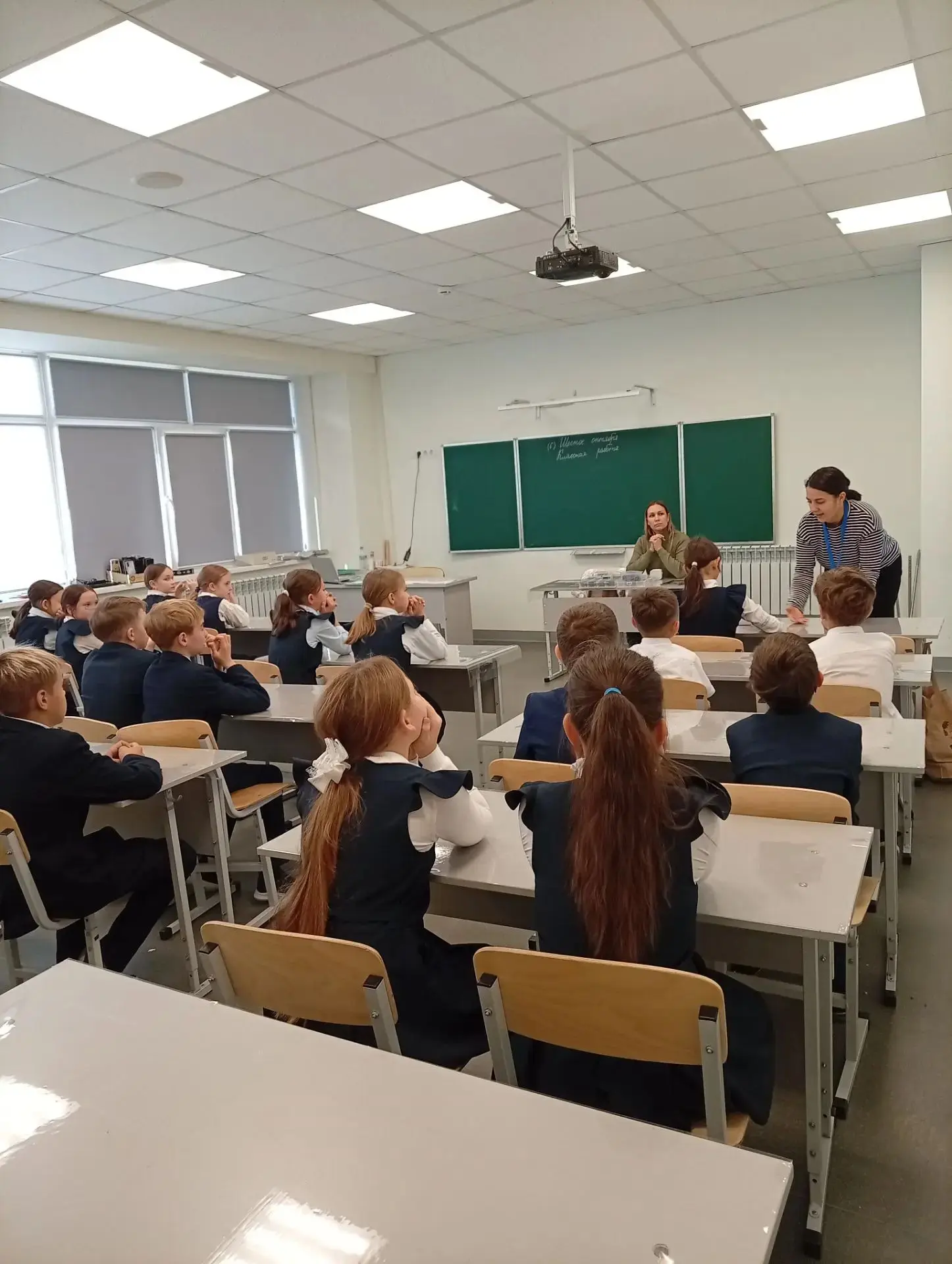 Сегодня в 4 «Б» классе обычный день превратился в межпланетное приключение! 🌌 Ребята о...