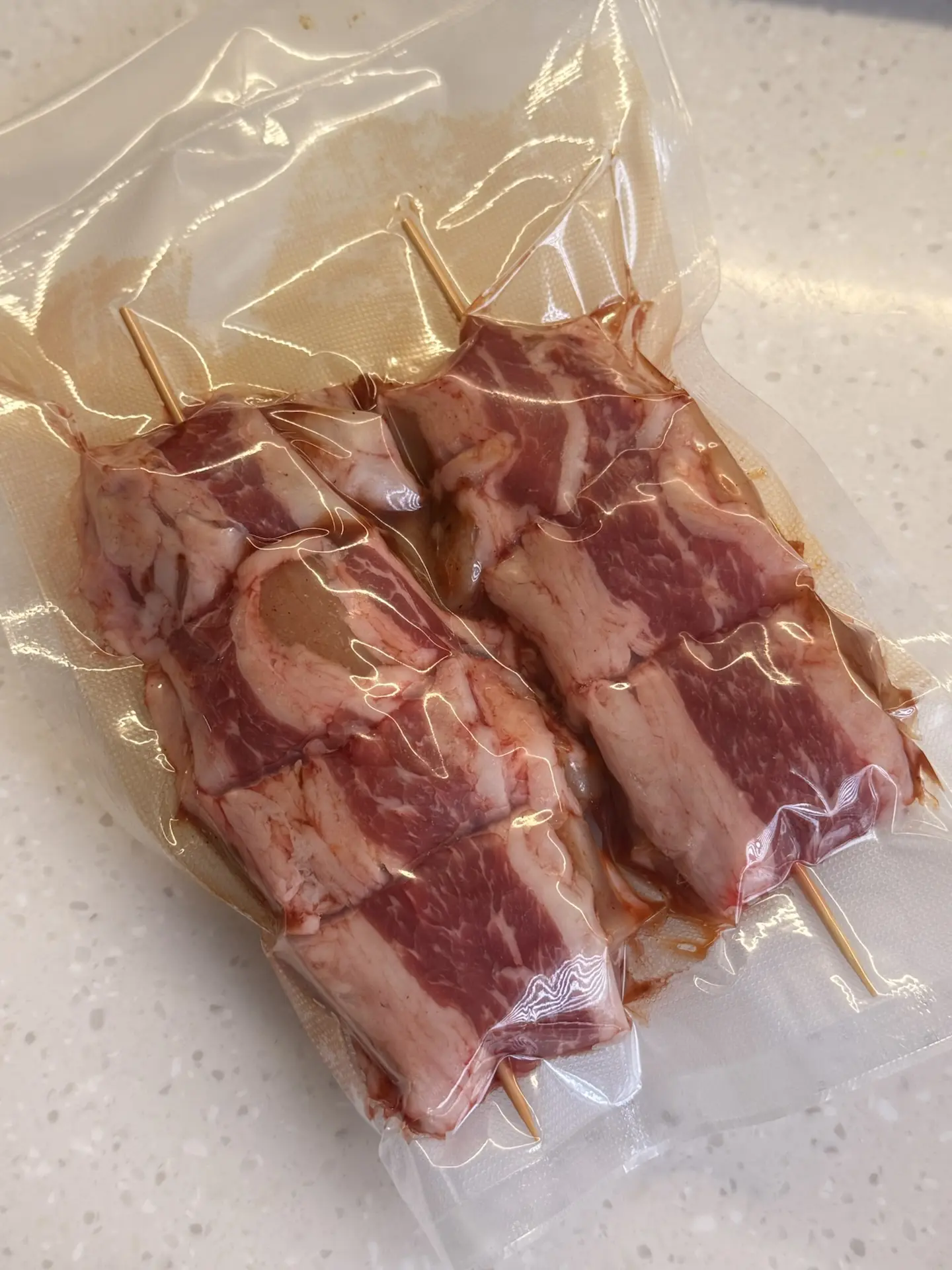 Шашлычки куриные в мраморном беконе . 800₽ упаковка