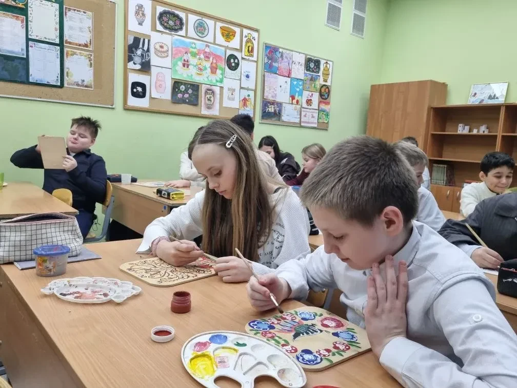 Путешествие в мир народных промыслов: день творчества и традиций в нашей школе В нашей школе прошёл 