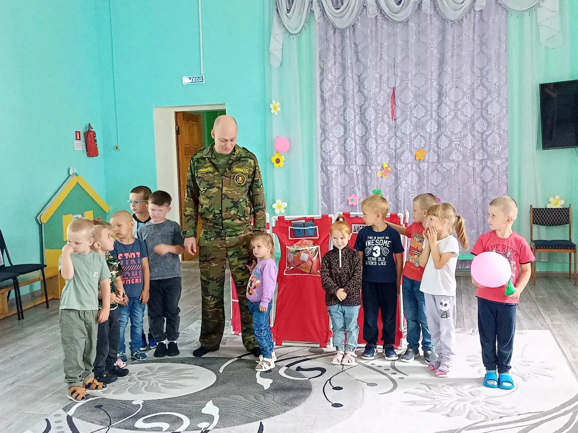 В нашем детском саду продолжается работа по пожарной безопасности Сегодня в гостях у де...