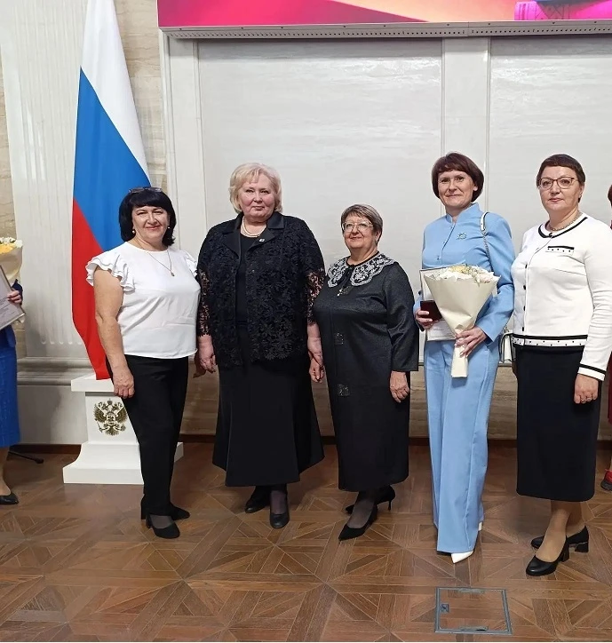 💐 Делегация Татарского округа приняла участие в чествовании лучших работников образова...