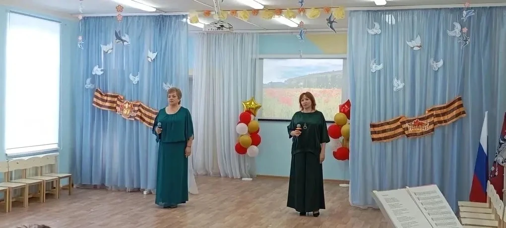 На экране и в душе: песни, которые согревают сердце  🎞️ 20 мая в уютном зале ОП «Кленочек» собрались
