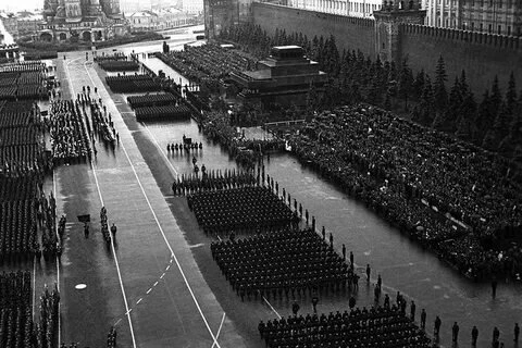 24 июня 1945 года на Красной площади в Москве состоялся легендарный Парад Победы — первое масштабное