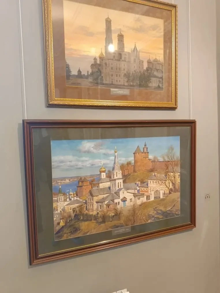 Совсем другое впечатление от выставки Сергея Адрияка и его учеников.